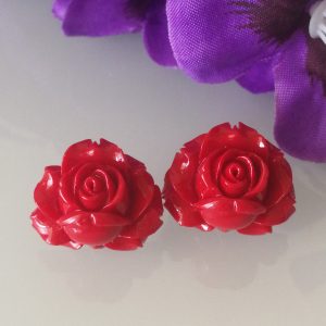 Orecchini rosa resina rossa e argento. Orecchini argento.