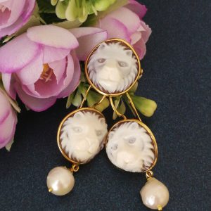 Set Orecchini  anello cammeo conchiglia originale. Orecchini Leone .Orecchini argento con perle barocche bianche. Gioielli Italiani