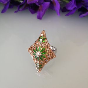 Anello quarzo verde . Anello . Anello argento.Oro antico. Antique stile vintage .