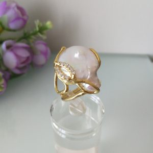 Anello  perla naturale barocca.Anello zirconi .Anello argento.