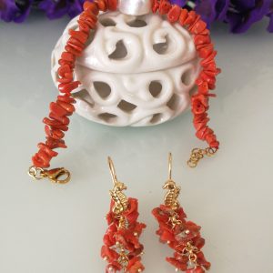 Orecchini corallo rosso naturale del mediterraneo e bracciale corallo rosso. Set orecchini e braccialetto donna