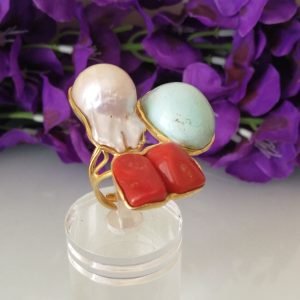 Anello corallo rosso del mediterraneo, perla naturale bianca, pietra turchese.Anello argento.