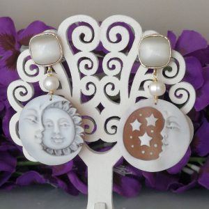 Orecchini cammeo conchiglia originale. Orecchini Sole e Luna .Cammeo sardonico