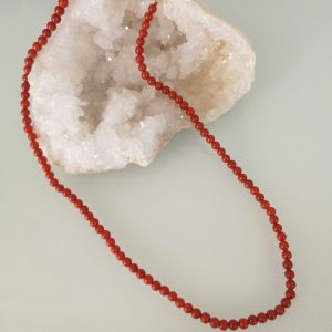 Collana corallo rosso bambu naturale . Collana donna. Corallo rosso perline.