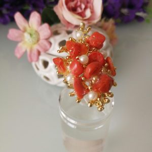 Anello  corallo rosso naturale del mediterraneo. Anello coralli rossi e perla bianca.