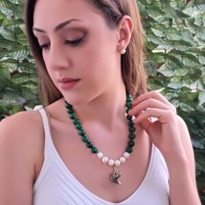 Collana pietre dure giada verde e perle bianche, collana girocollo, collana moderna