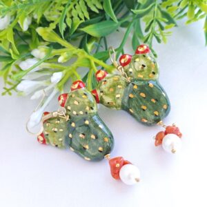 Orecchini  ceramica Caltagirone , corallo naturale e perle bianche , orecchini cactus, orecchini siciliani