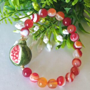 Bracciale melograno in ceramica di Caltagirone, pietre dure agata rossa , bracciale siciliano