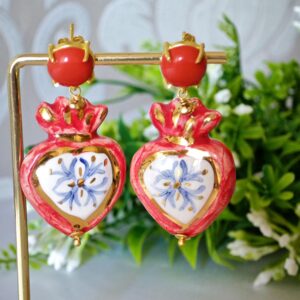 Orecchini Sacro Cuore in ceramica di Caltagirone e pasta di corallo rosso, ,orecchini siciliani