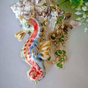 Collana cavalluccio marino in ceramica di Caltagirone , collana rosario cristalli, collana siciliana
