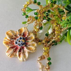 Collana DAISY con fiore in ceramica di Caltagirone e cristalli , collana siciliana