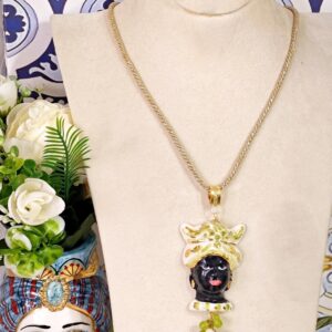 Collana a corda con testa di moro in ceramica Caltagirone e perle bianche , collana siciliana