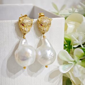 Orecchini perle barocche bianche e argento con zirconi, gioielli italiani