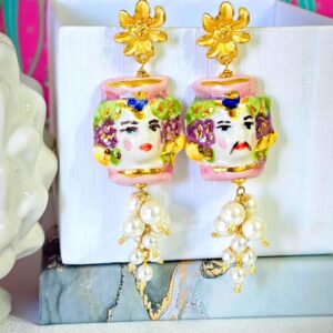 Orecchini ceramica Caltagirone con grappolo perle bianche  , orecchini teste di moro siciliani
