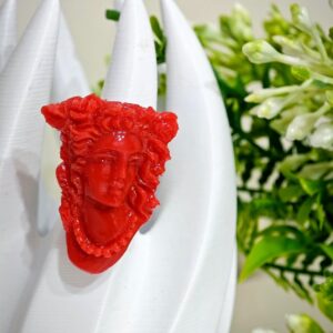 Anello cammeo  pasta di corallo rosso e ottone dorato , anello maxi, gioielli italiani