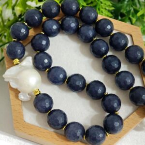 Collana pietre dure giada blu con perle barocche bianche , collana girocollo