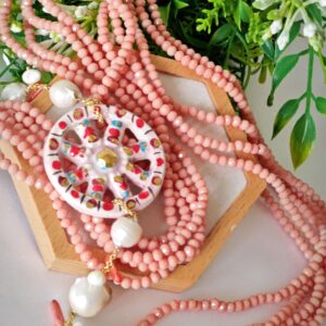 Collana ruota ceramica di Caltagirone, collana multifilo cristalli rosa , collana siciliana