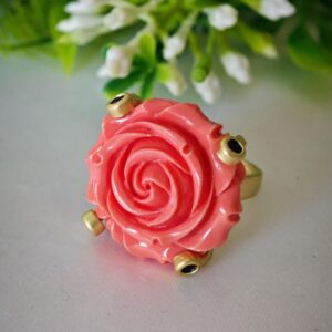 Anello rosa corallo rosa imitazione e ottone dorato, anello fiore
