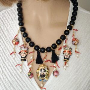 Collana ceramica Caltagirone, collana pietre dure onice nero, rametti corallo naturale e perle bianche , collana siciliana