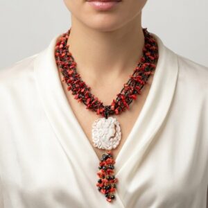 Collana  pendente cammeo conchiglia sardonico , collana multifilo corallo rosso naturale mediterraneo e zirconi e argento 925, gioielli italiani